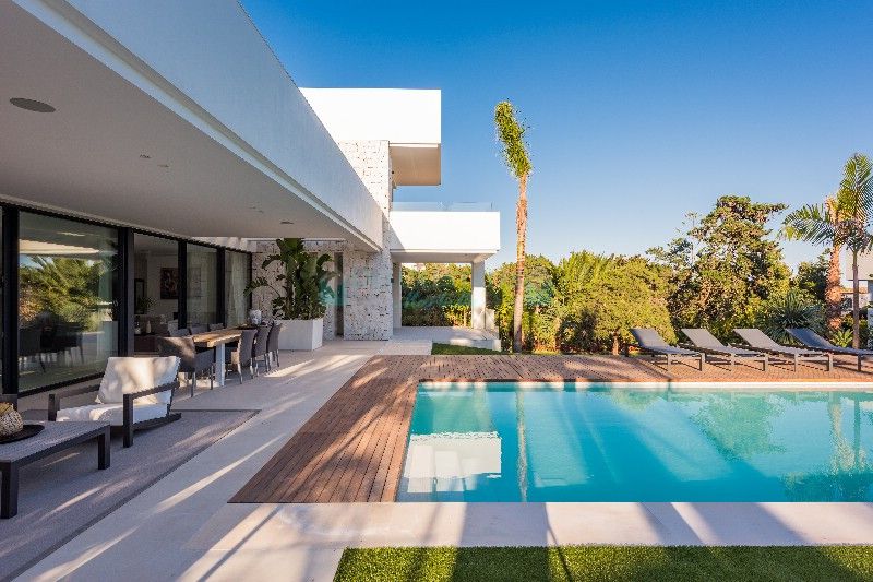 Villa for sale in Marbesa, Marbella East