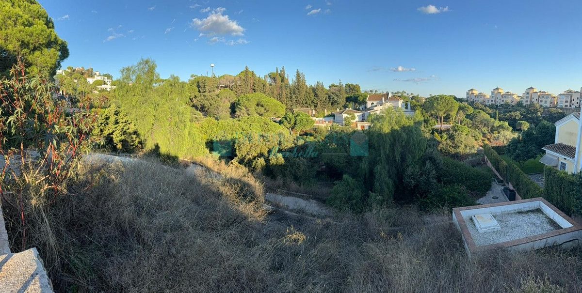 Residential Plot for sale in Elviria, Marbella East