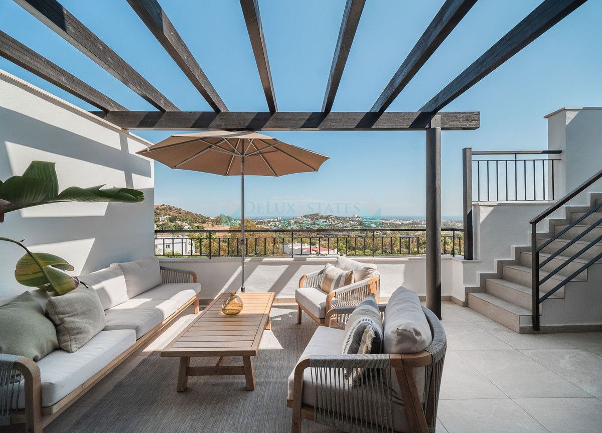 Penthouse for sale in La Quinta, Benahavis