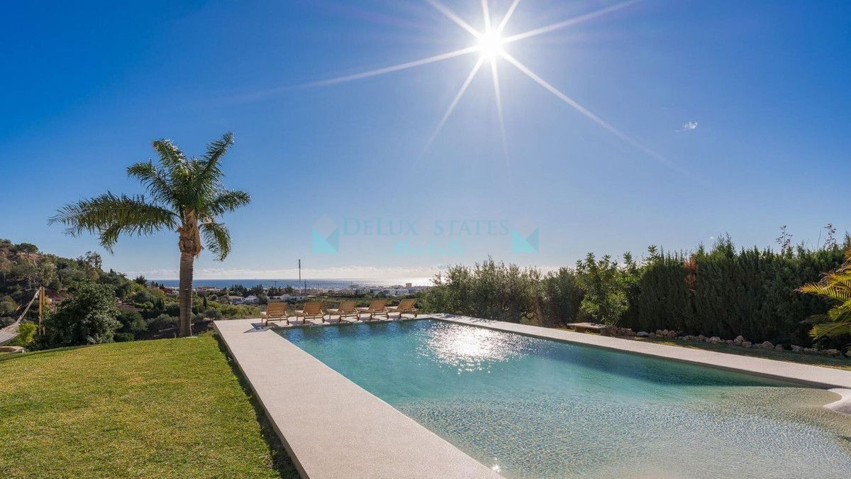 Villa for rent in Estepona