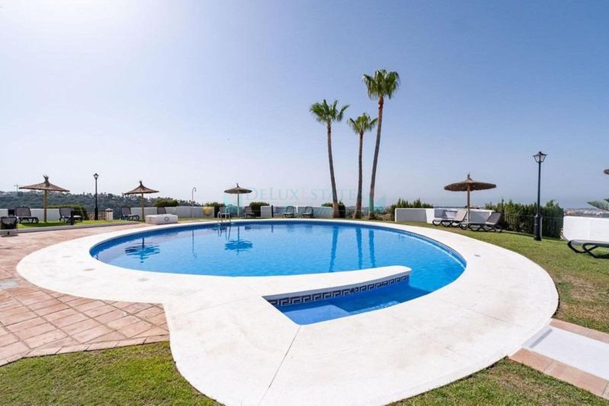 Town House for sale in Benahavis