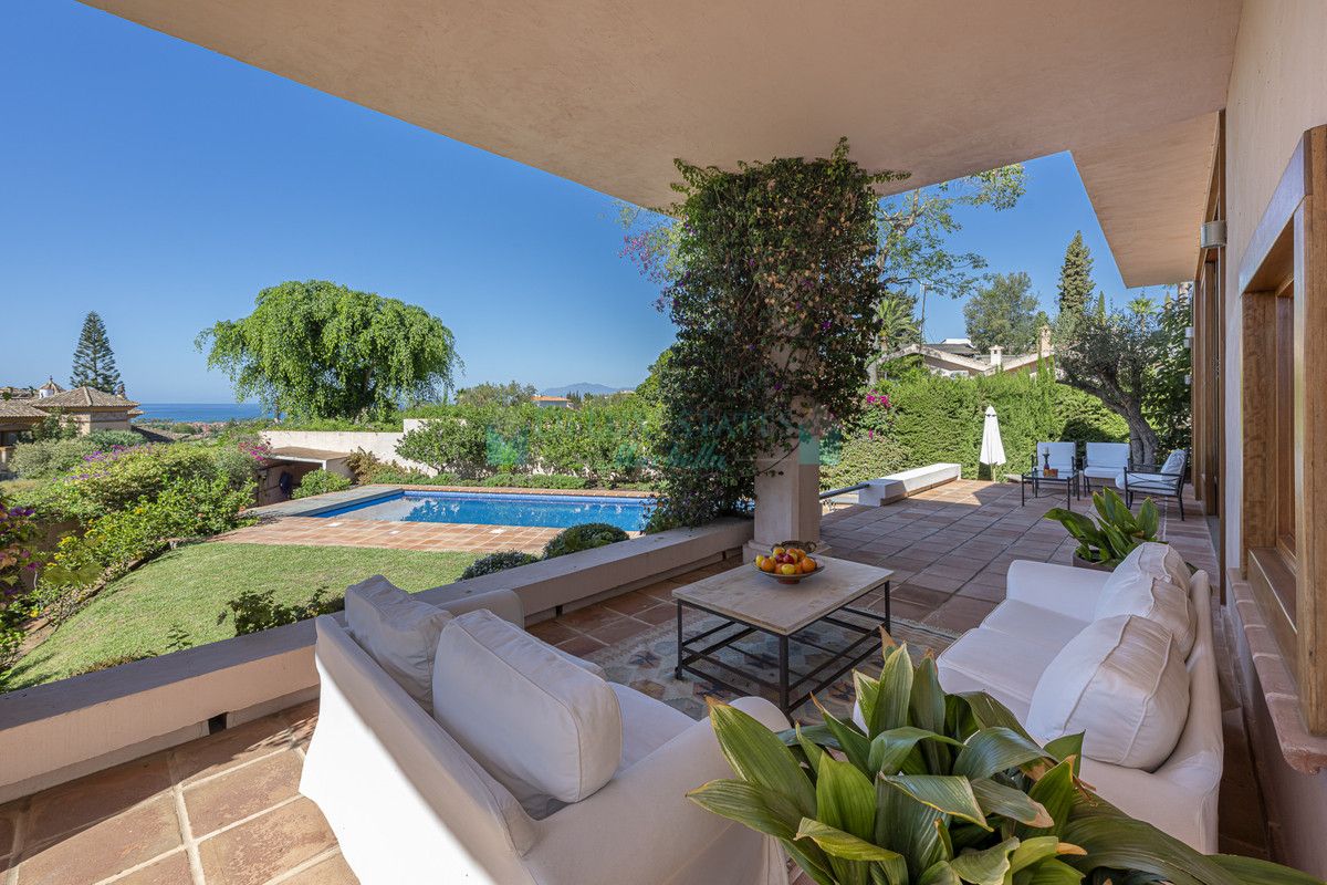 Villa en venta en El Rosario, Marbella Este