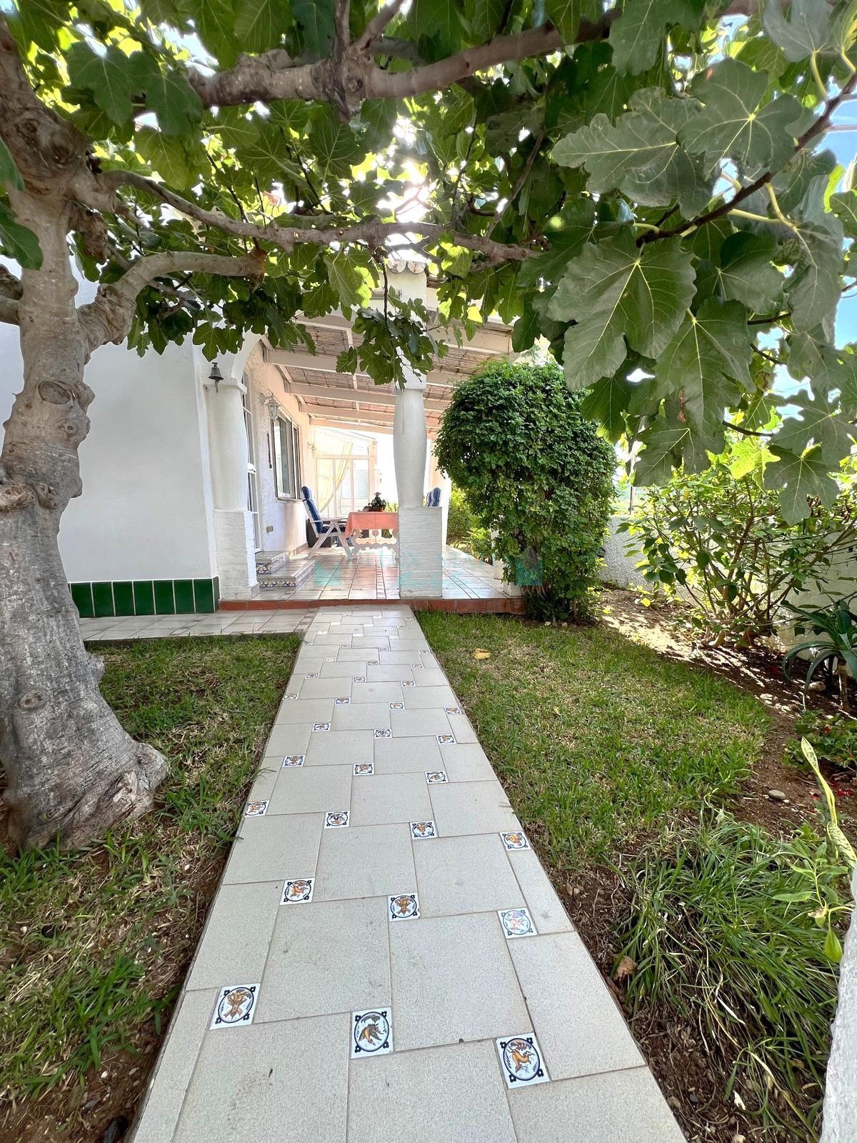 Villa en venta en Costabella, Marbella Este