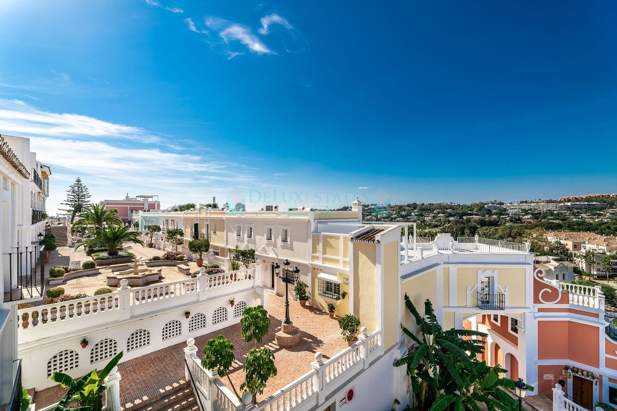 Town House for sale in Aloha, Nueva Andalucia