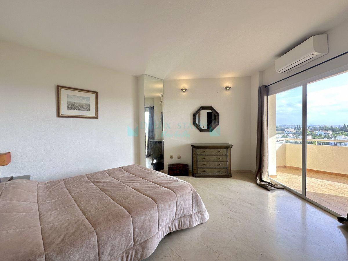 Apartment for sale in Estepona