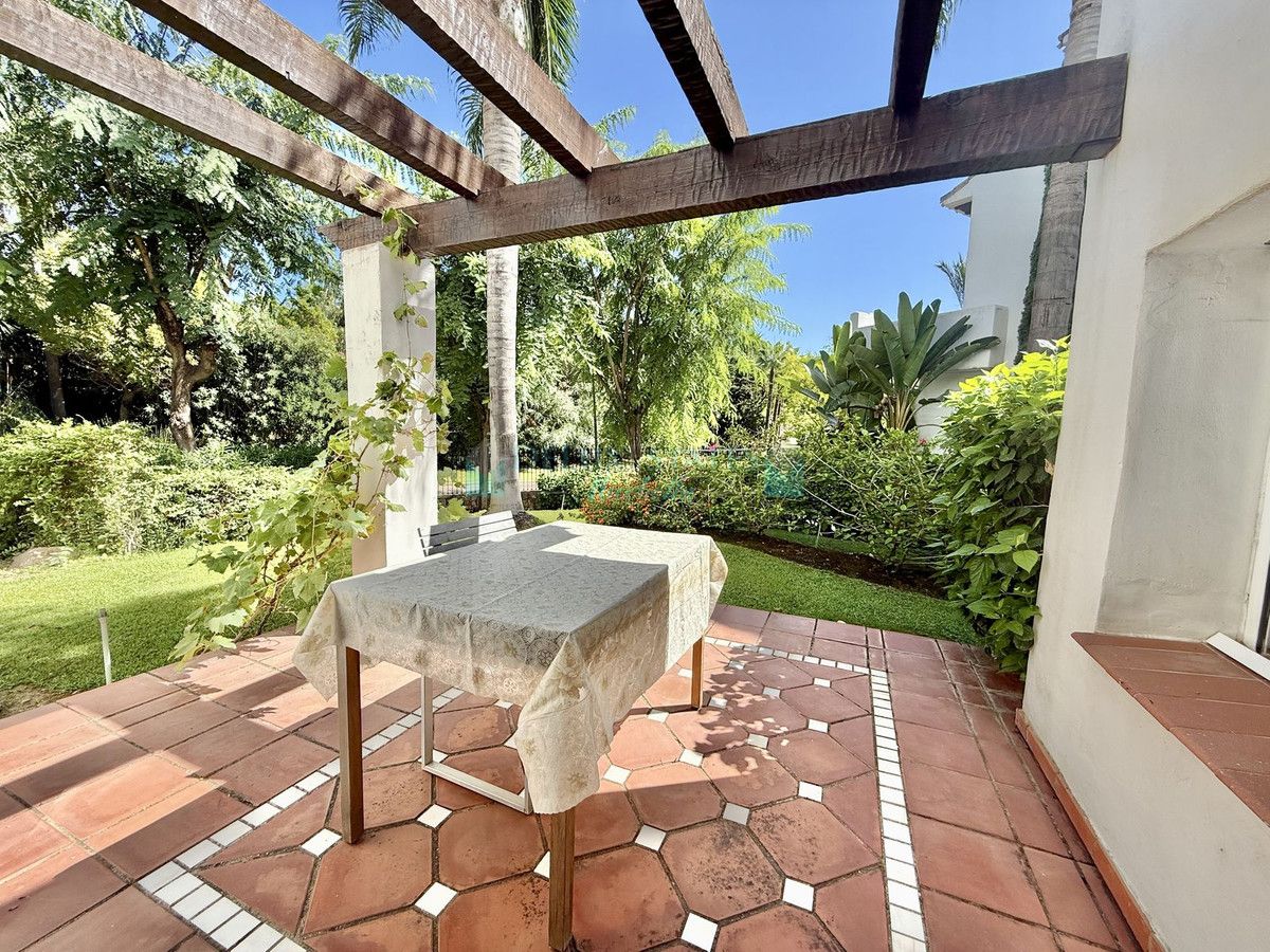 Semi Detached Villa for rent in Costalita, Estepona