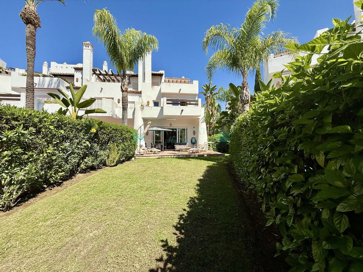 Semi Detached Villa for rent in Costalita, Estepona