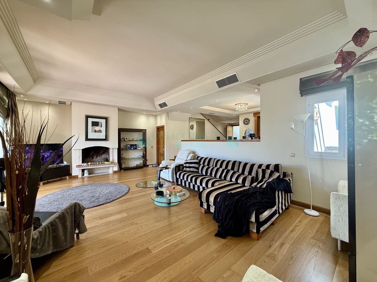 Semi Detached Villa for rent in Costalita, Estepona