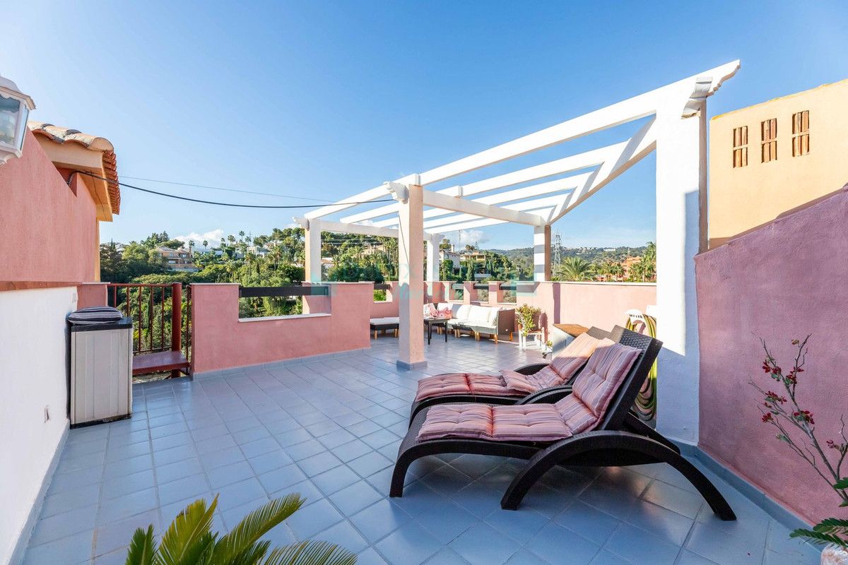 Penthouse for sale in La Reserva de Marbella, Marbella East