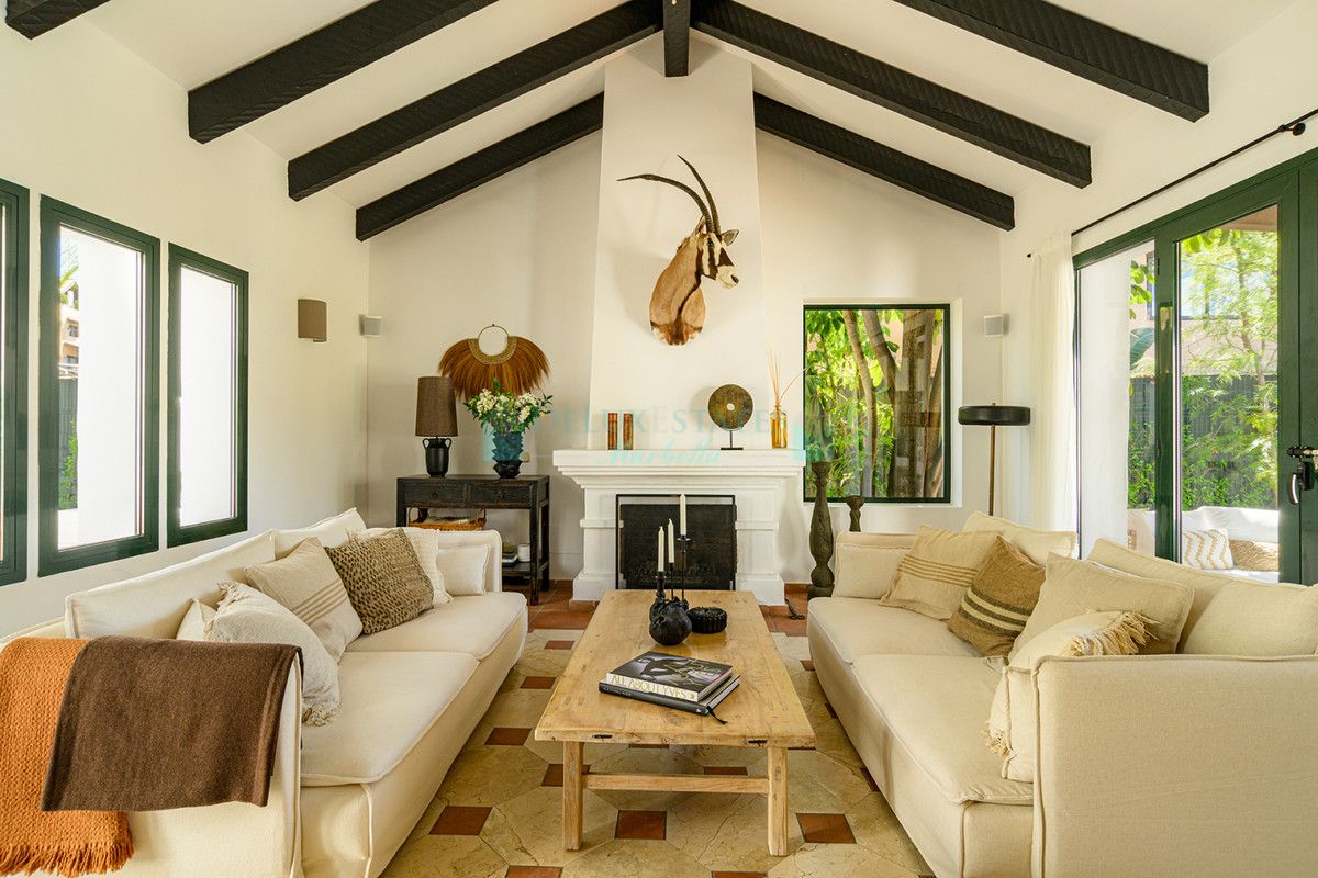 Villa for rent in Estepona