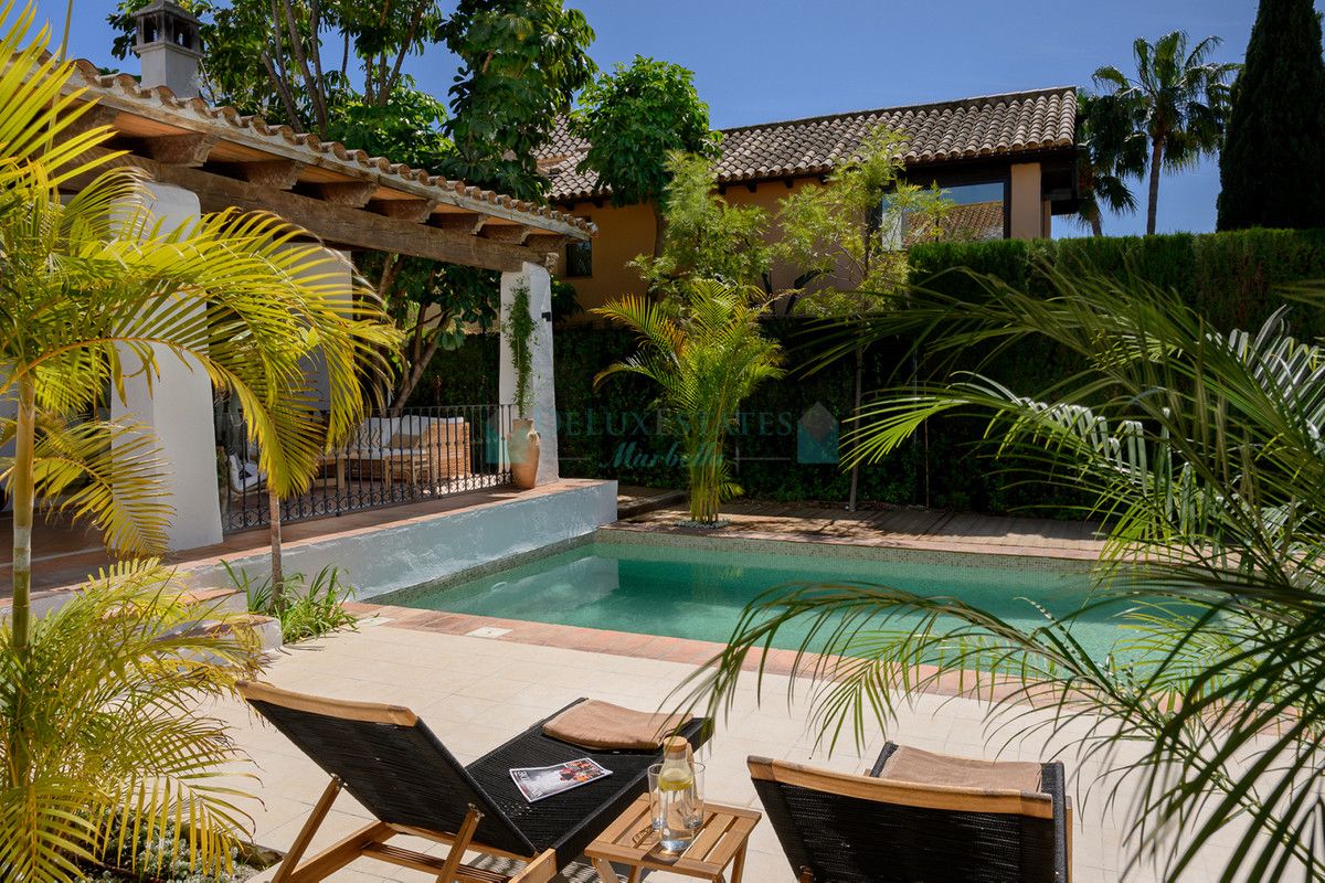 Villa for rent in Estepona