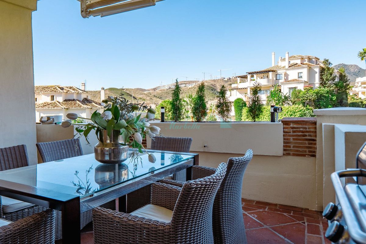 Apartment for rent in Benahavis