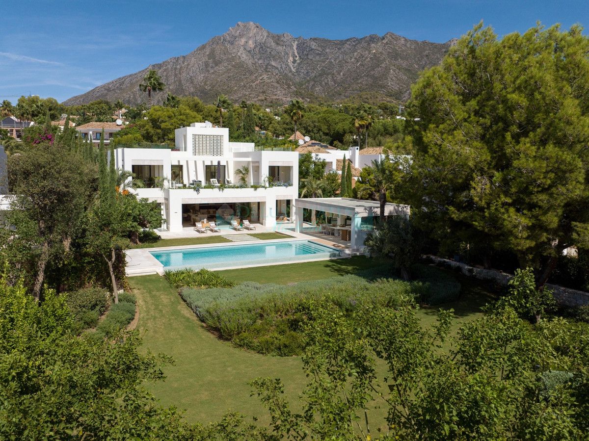 Villa for sale in Marbella Golden Mile