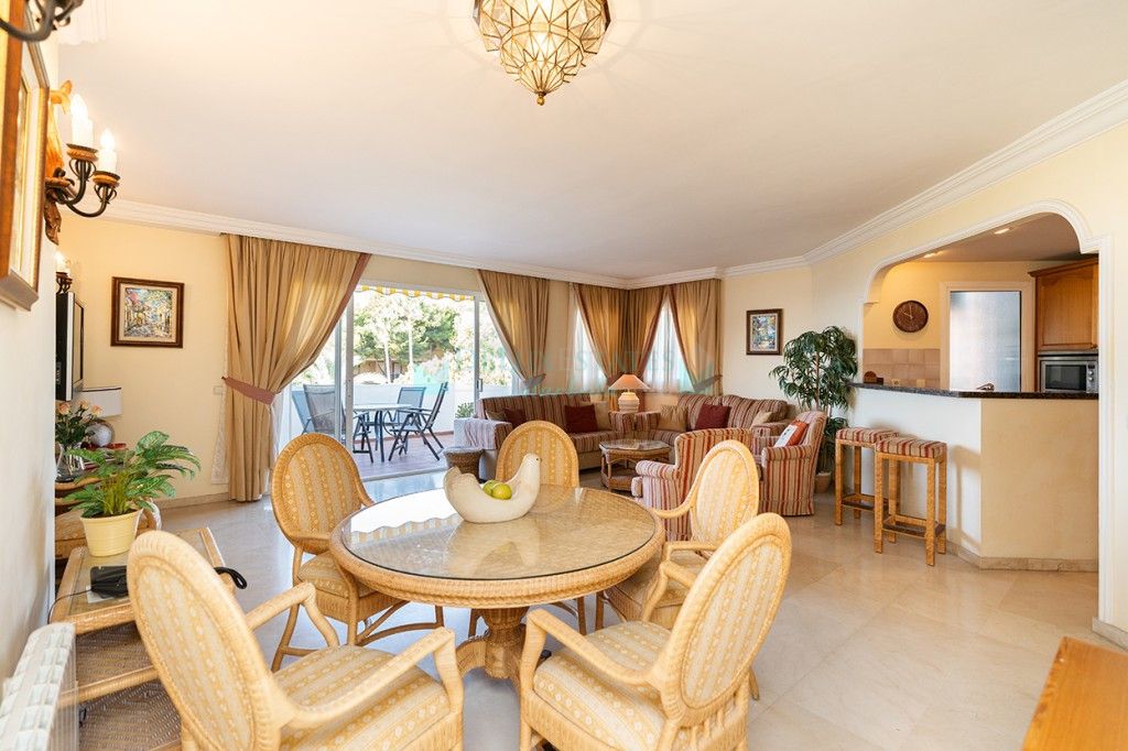 Ático en venta en Elviria, Marbella Este