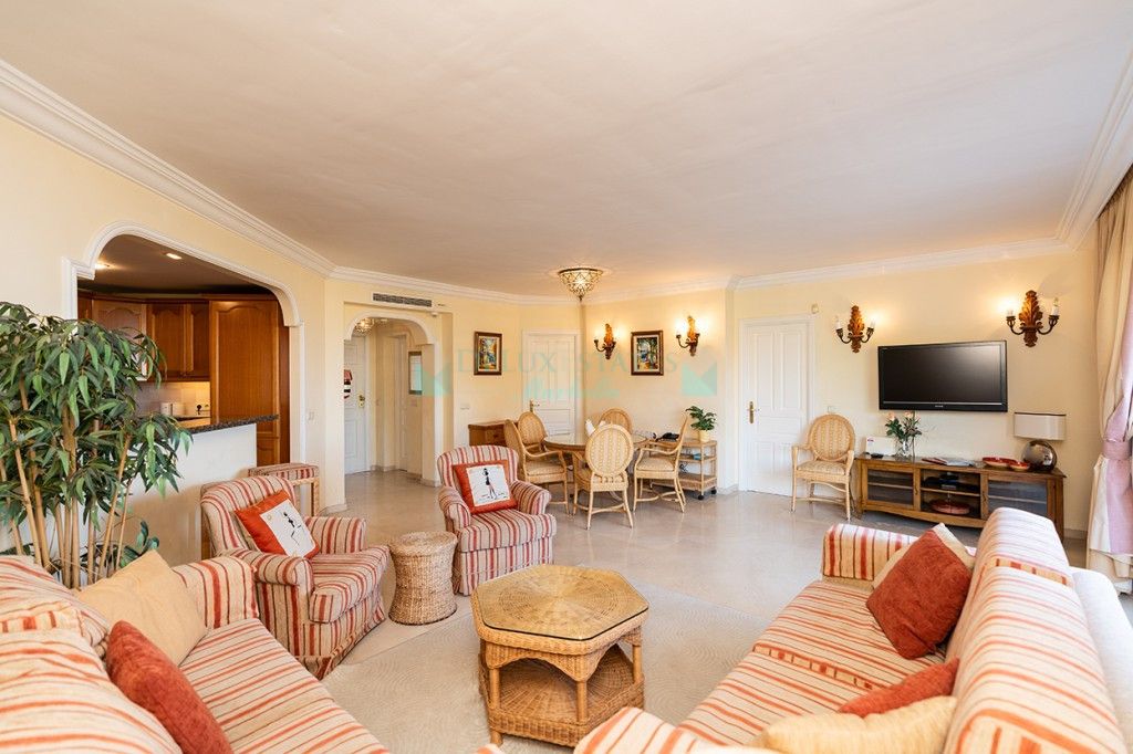 Ático en venta en Elviria, Marbella Este