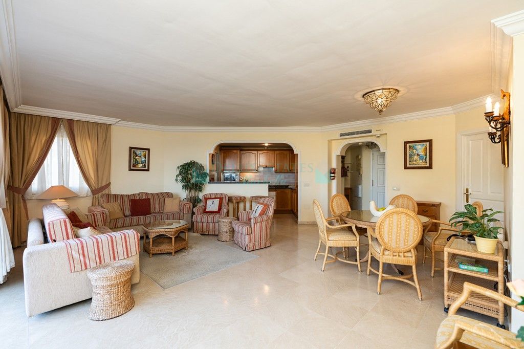 Ático en venta en Elviria, Marbella Este