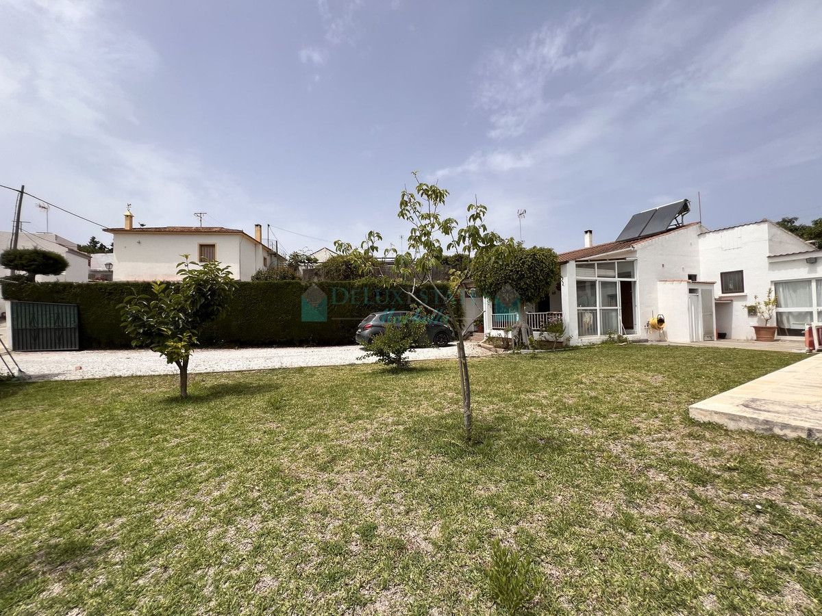 Villa en venta en Selwo, Estepona