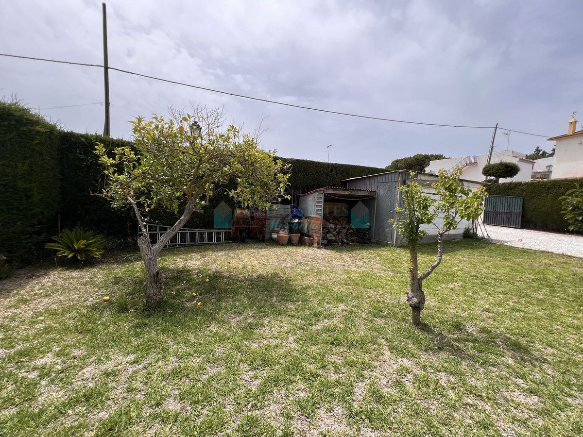 Villa en venta en Selwo, Estepona