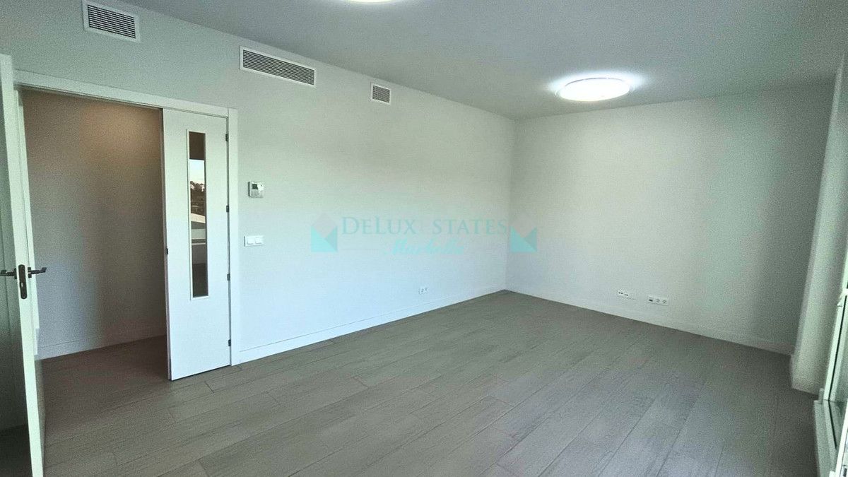 Penthouse for rent in Estepona