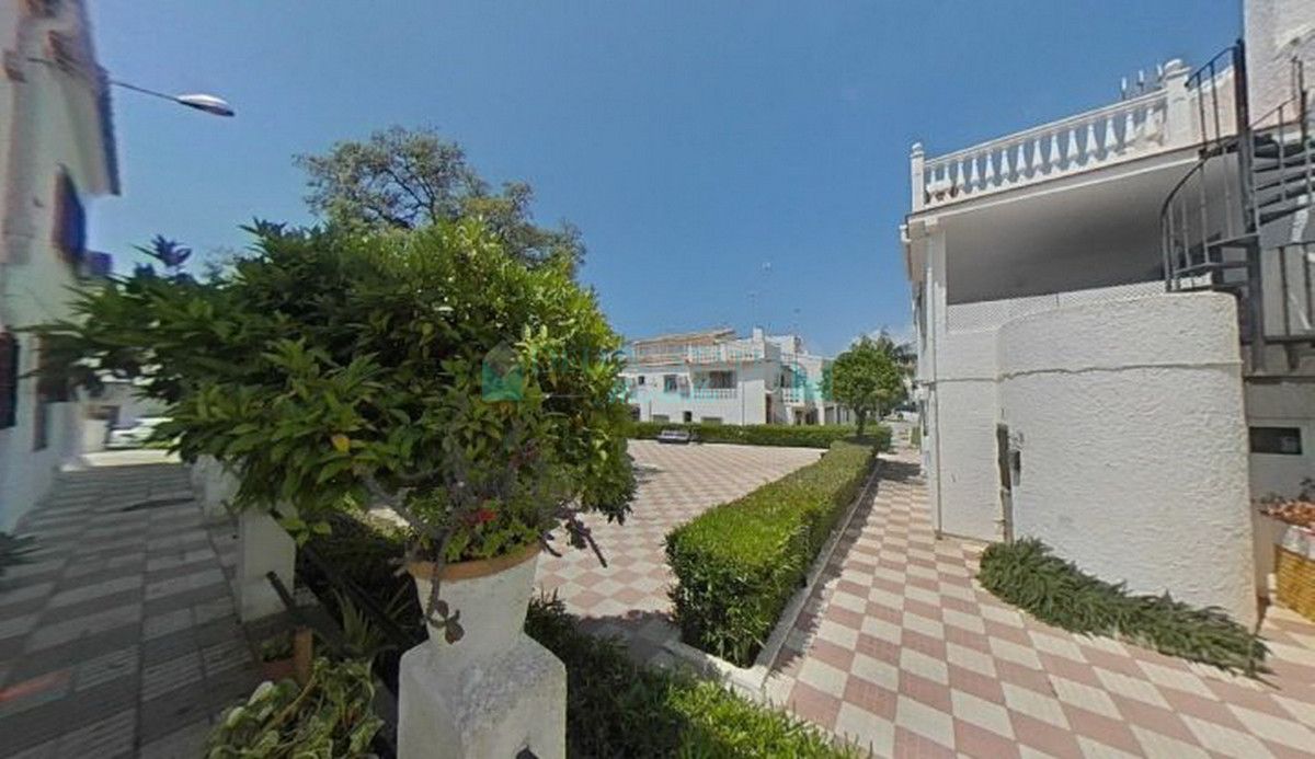 Apartamento Planta Baja en venta en Las Chapas, Marbella Este