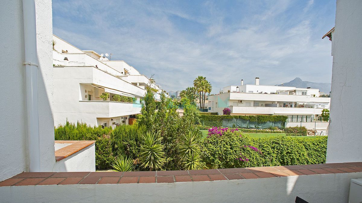 Town House for sale in Nueva Andalucia