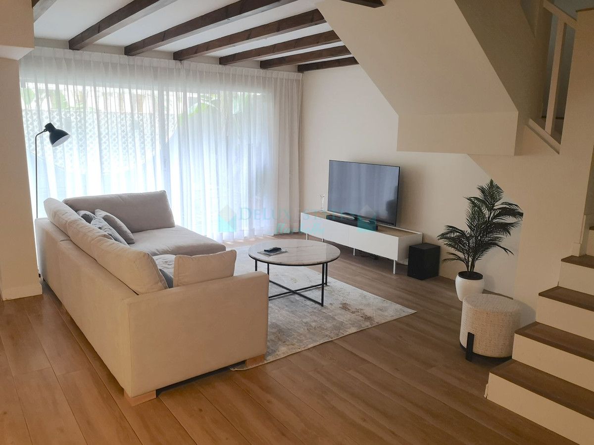 Town House for sale in Nueva Andalucia