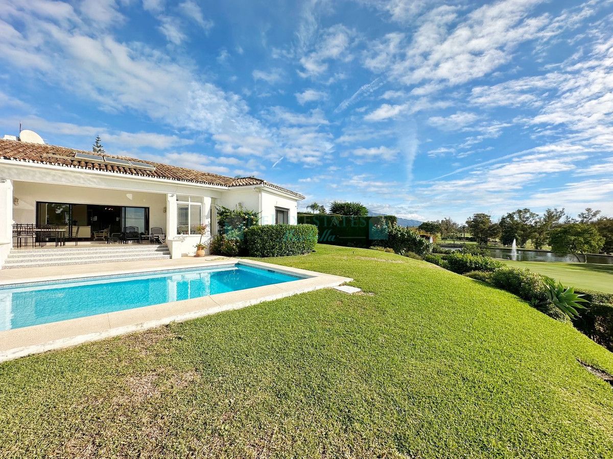 Villa en alquiler en El Paraiso, Estepona