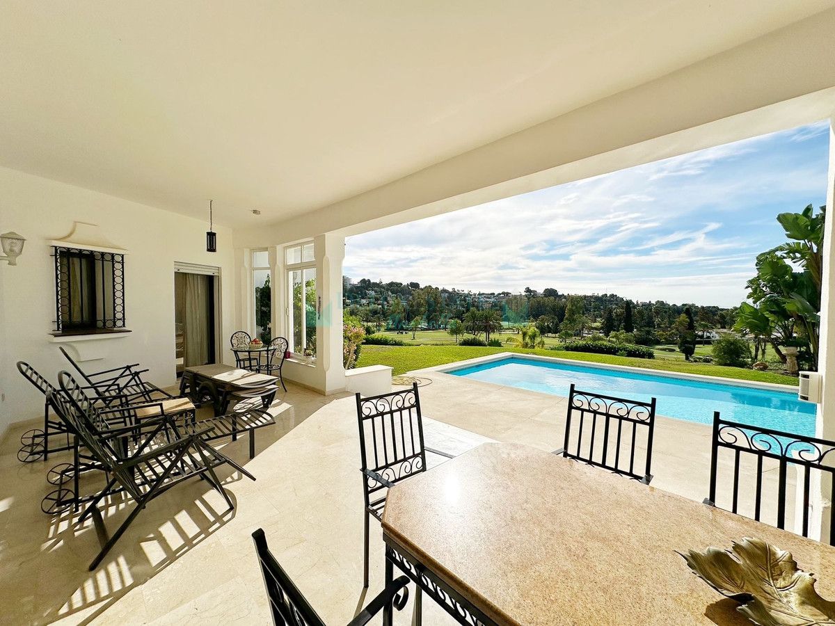 Villa en alquiler en El Paraiso, Estepona