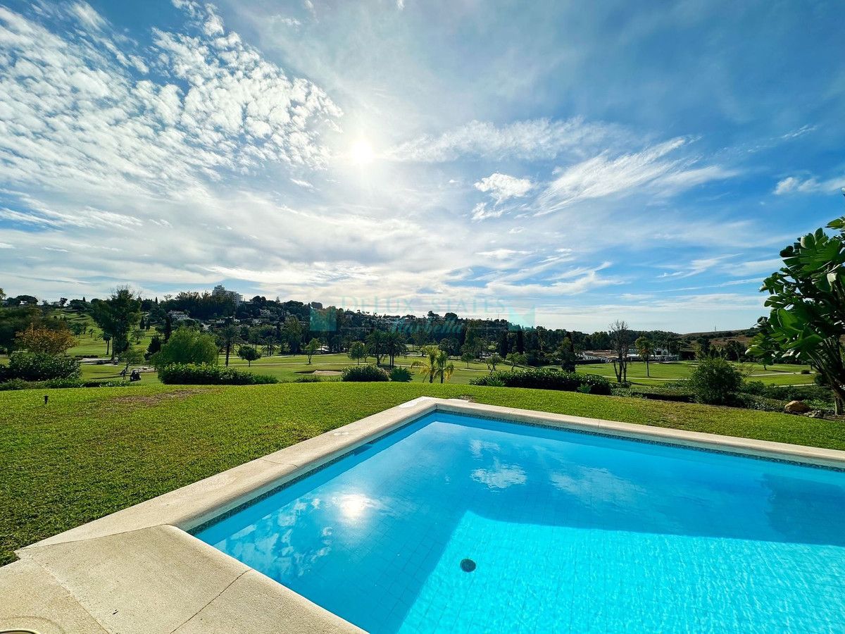 Villa en alquiler en El Paraiso, Estepona