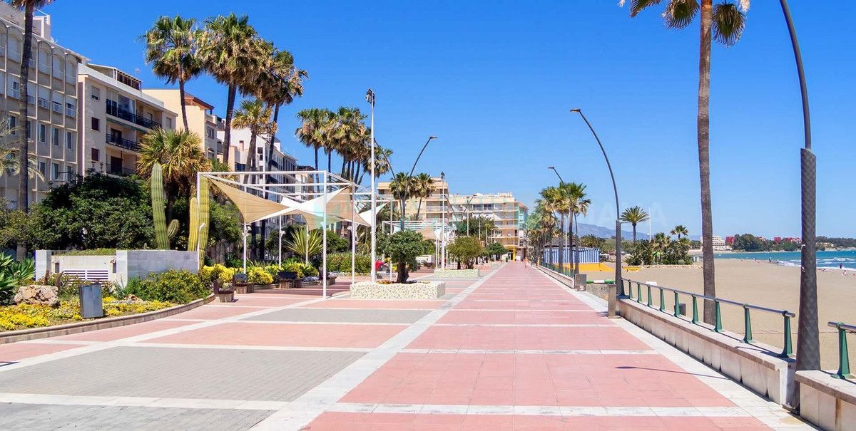 Apartamento en venta en Estepona