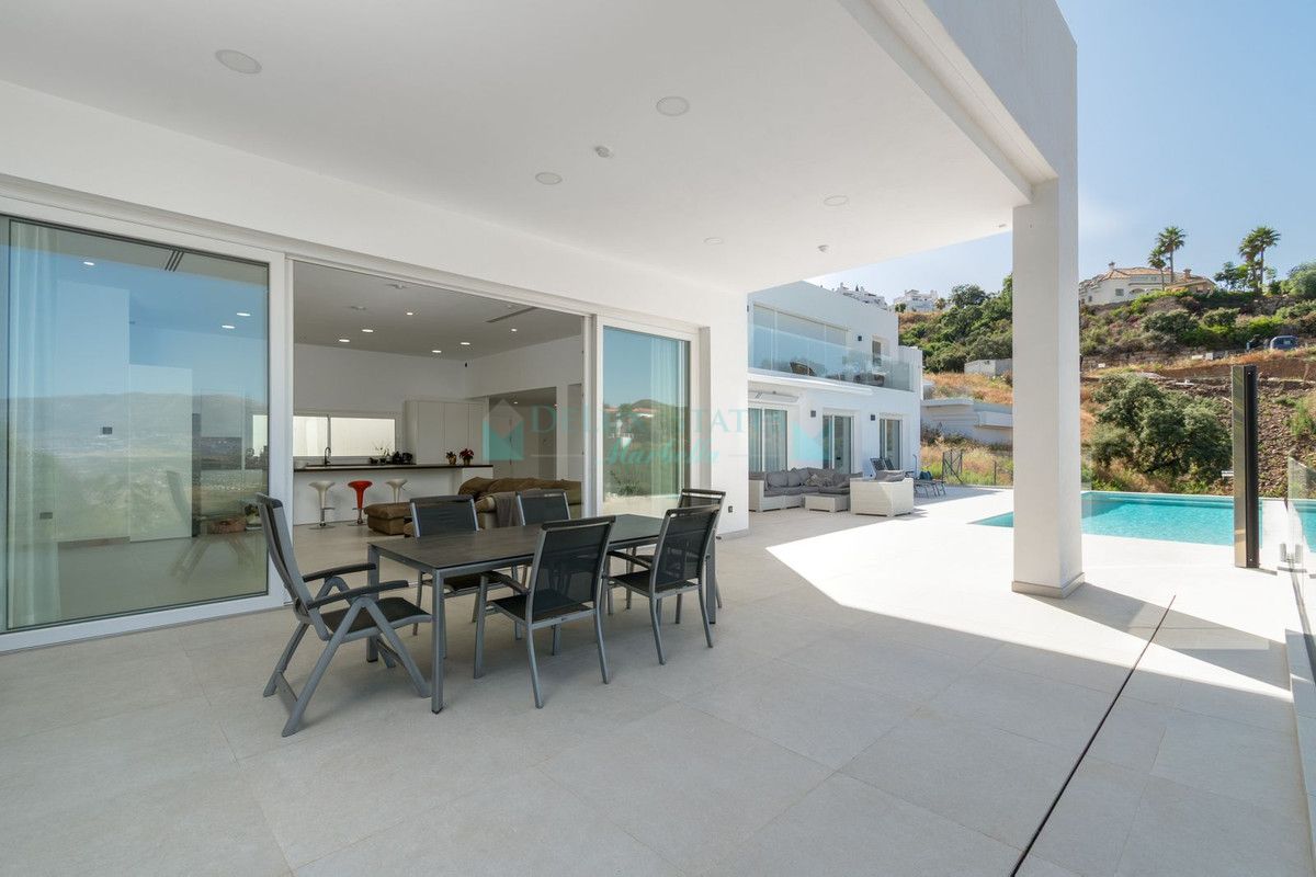 Villa en venta en La Mairena, Marbella Este