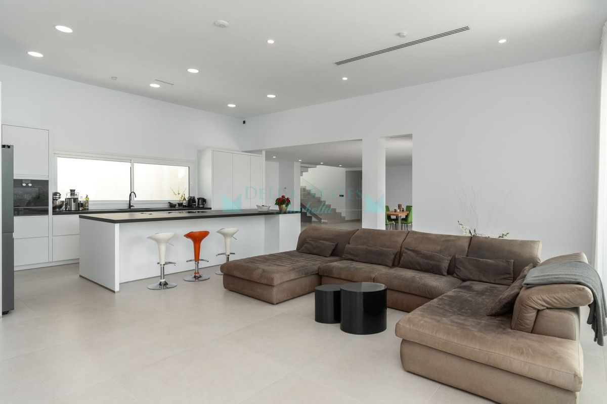 Villa en venta en La Mairena, Marbella Este