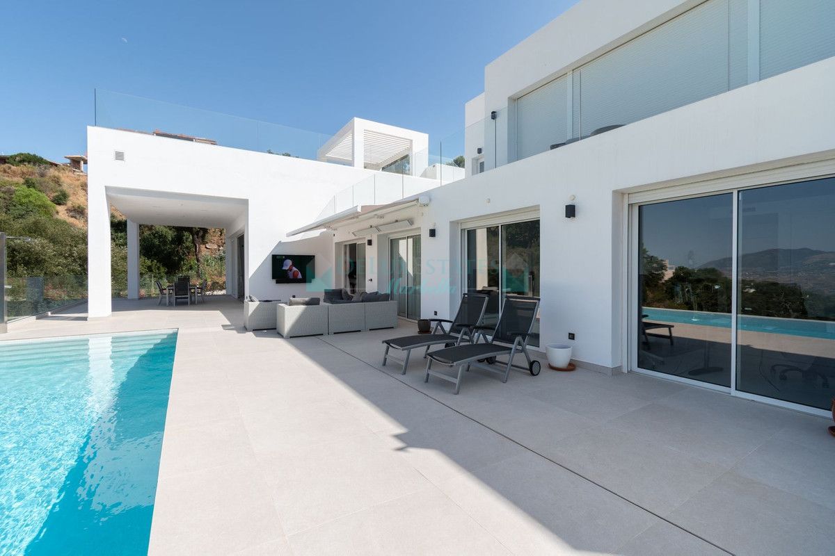 Villa en venta en La Mairena, Marbella Este