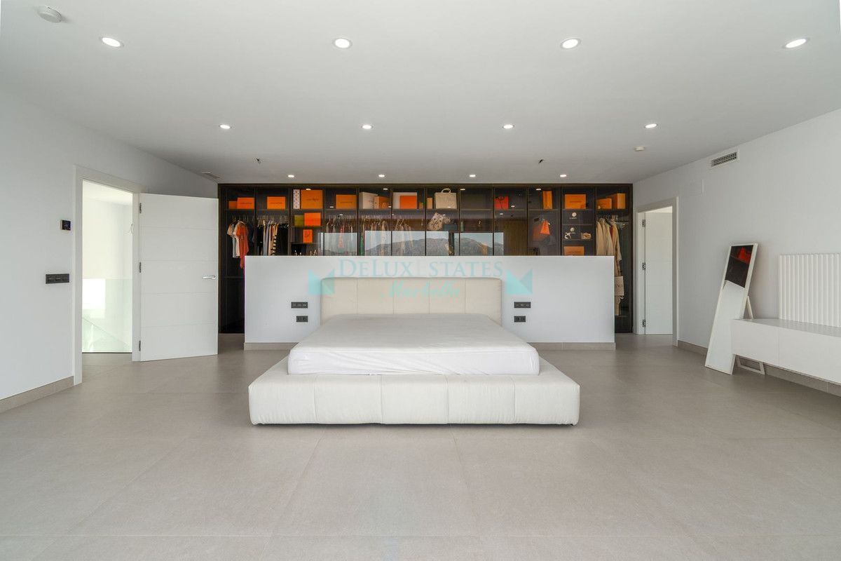 Villa en venta en La Mairena, Marbella Este