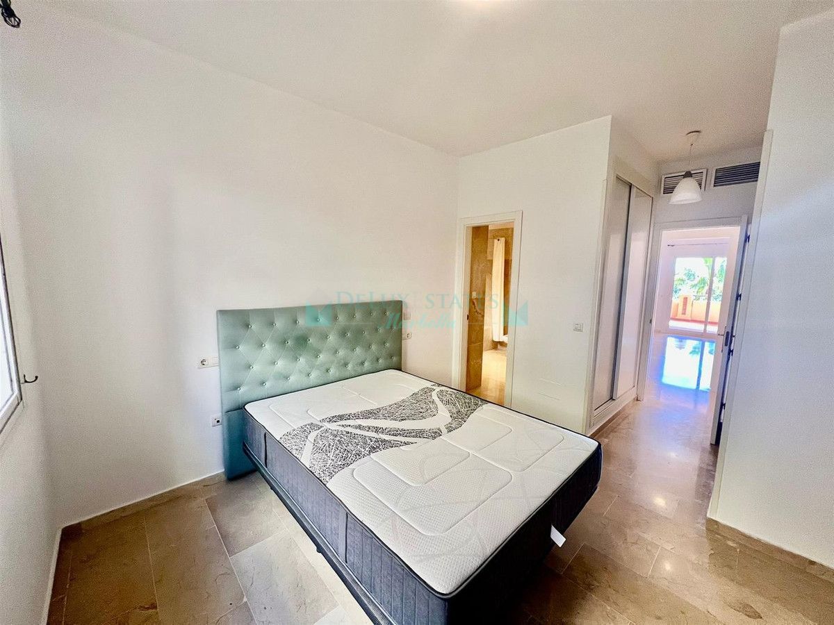 Apartment for rent in Elviria, Marbella East