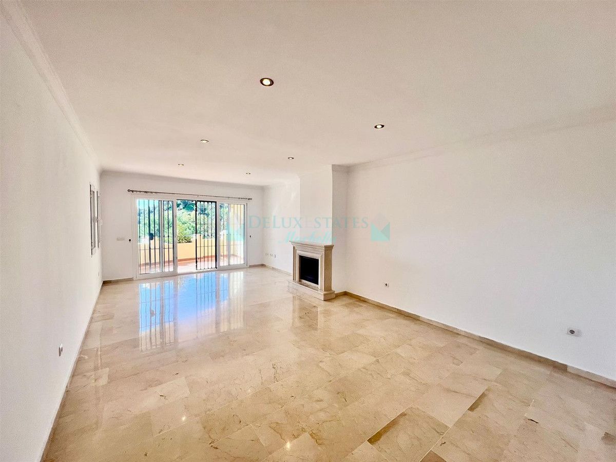 Apartment for rent in Elviria, Marbella East