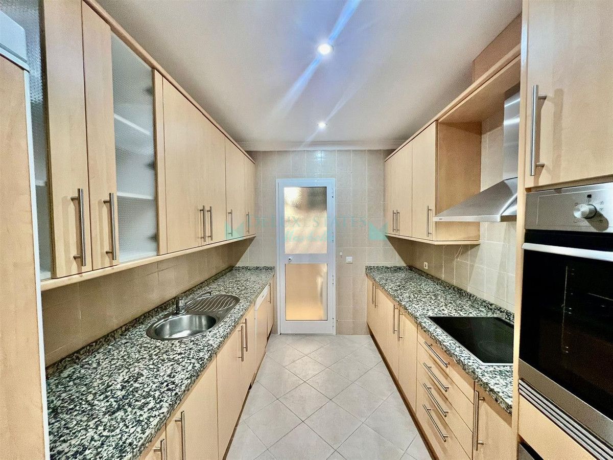 Apartment for rent in Elviria, Marbella East