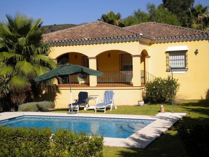 Villa en venta en Estepona