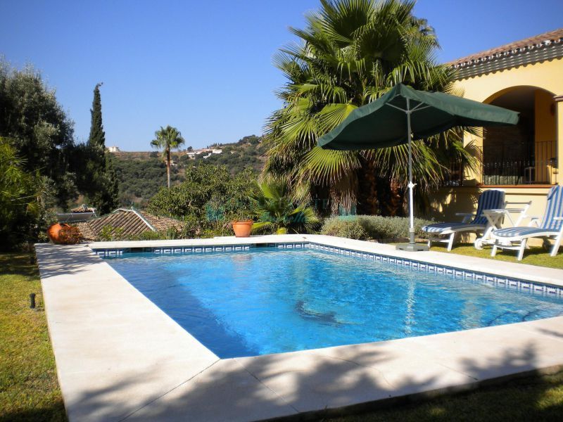 Villa en venta en Estepona