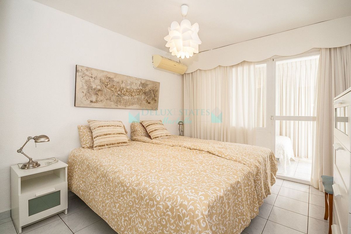 Adosado en venta en Elviria, Marbella Este