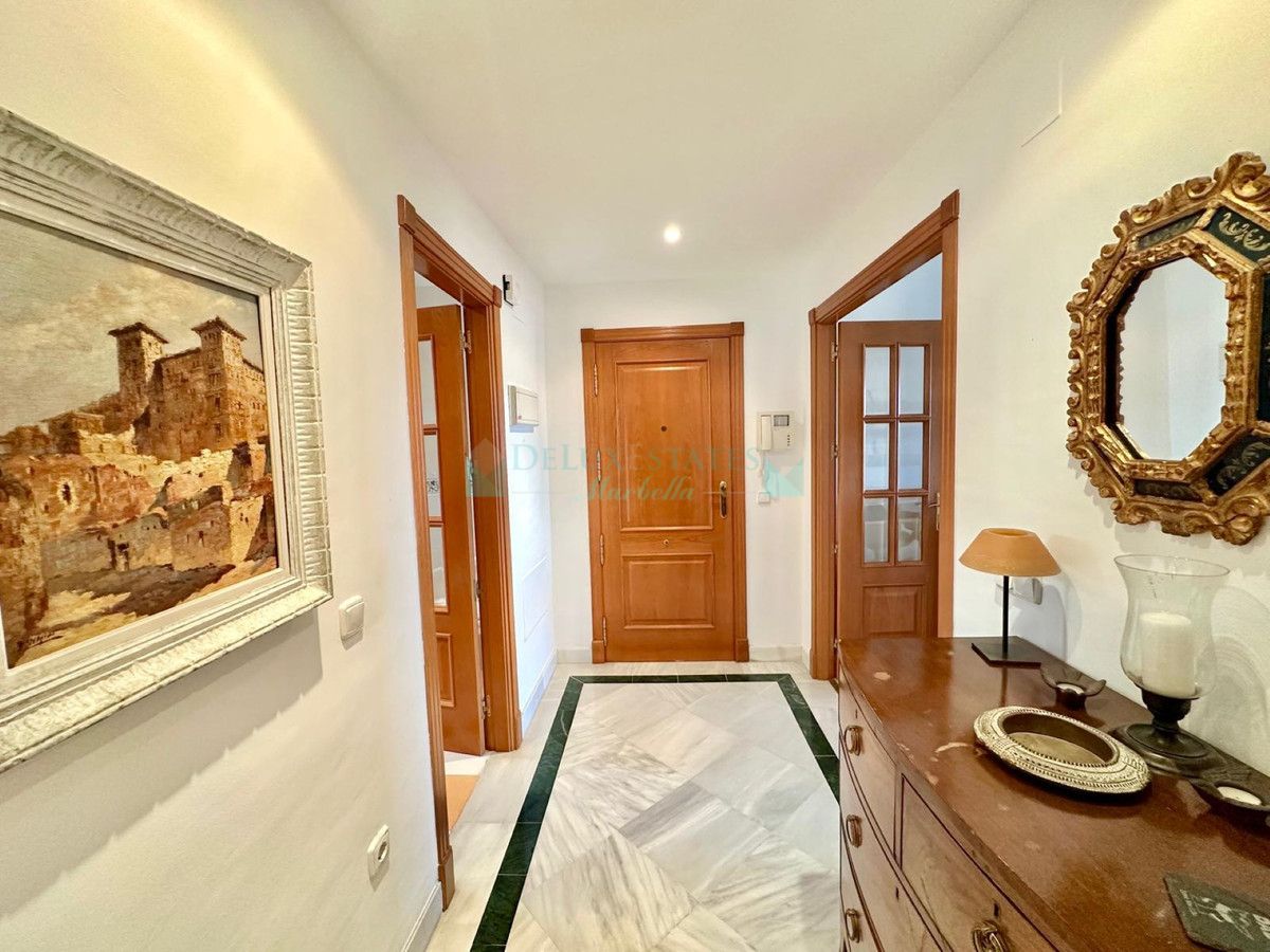 Apartment for sale in Nueva Andalucia