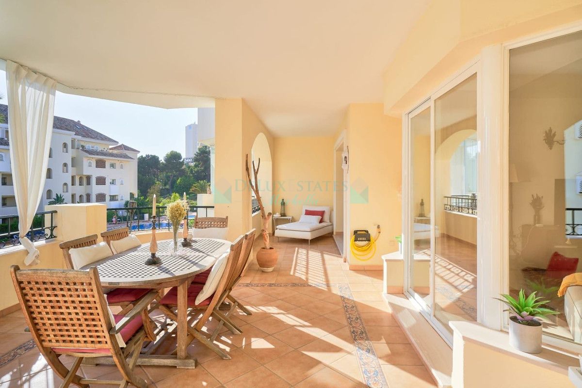 Apartamento en alquiler en Elviria, Marbella Este