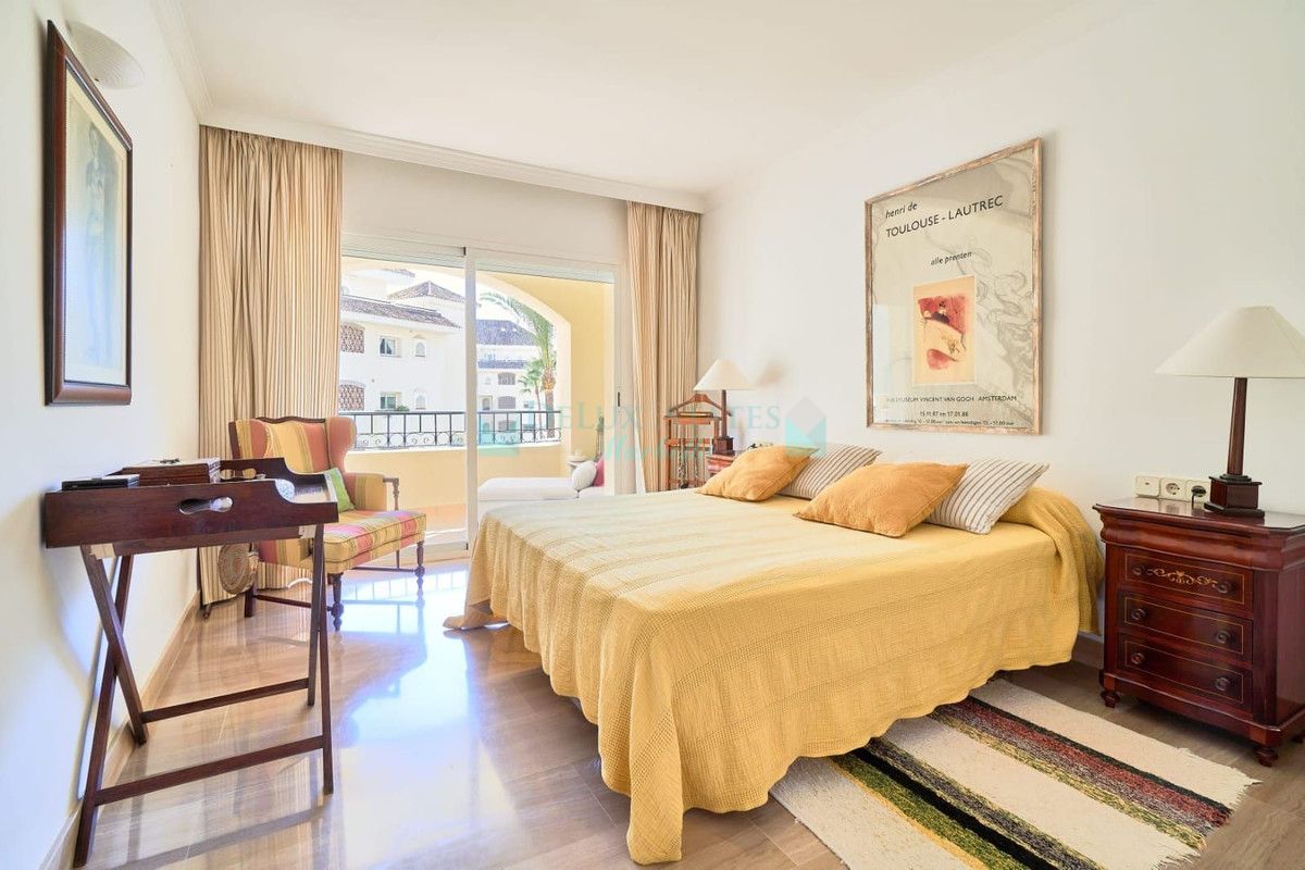 Apartamento en alquiler en Elviria, Marbella Este