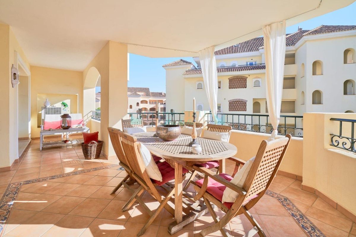 Apartamento en alquiler en Elviria, Marbella Este