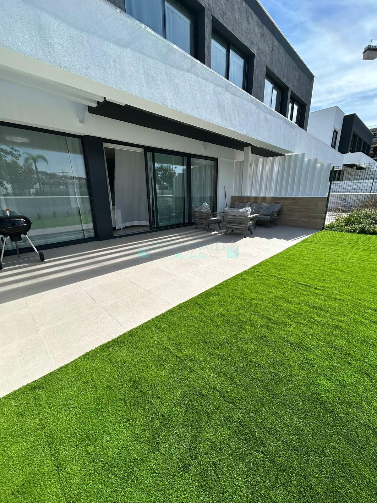 Town House for rent in Estepona