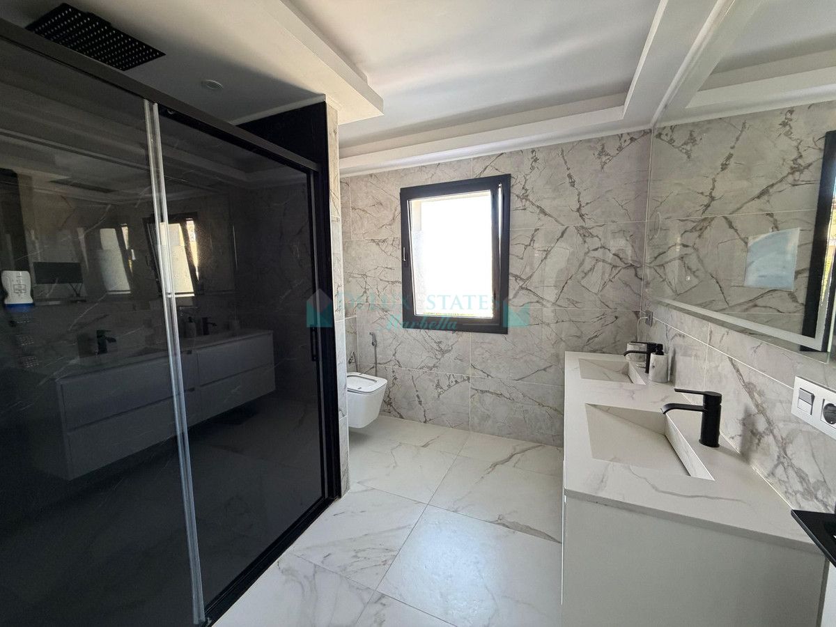 Villa en alquiler en Nueva Andalucia