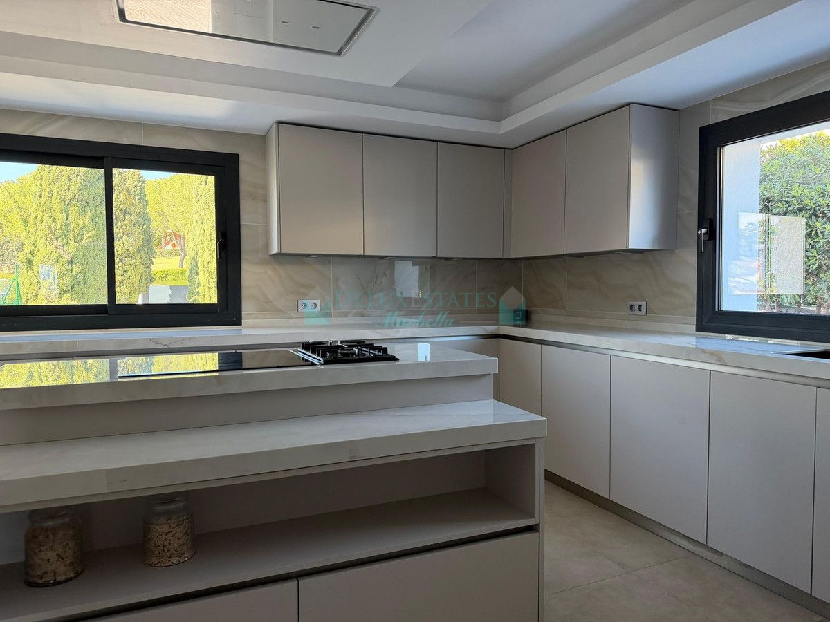 Villa en alquiler en Nueva Andalucia