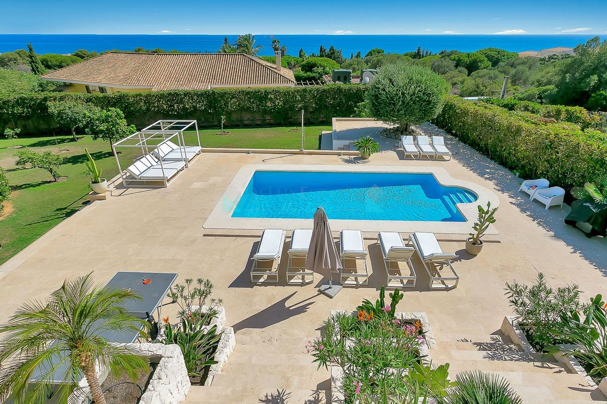 Villa en alquiler en Cabopino, Marbella Este