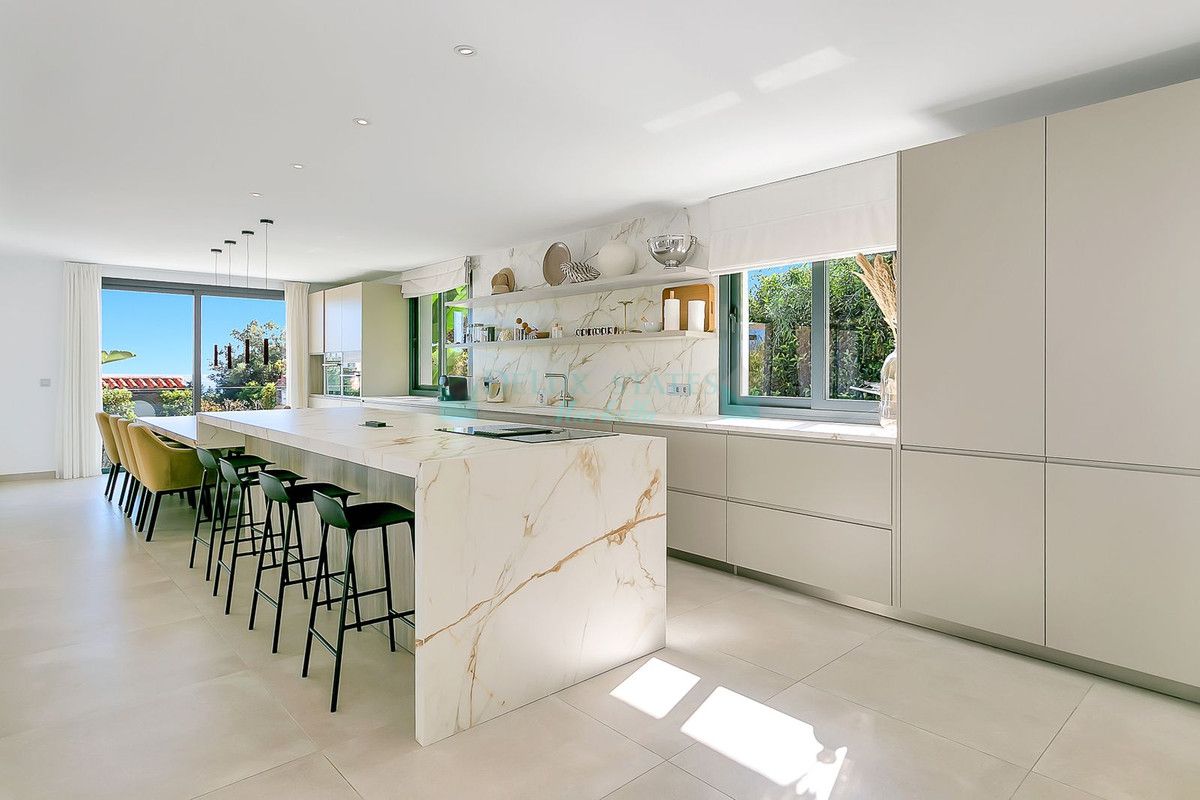 Villa en alquiler en Cabopino, Marbella Este