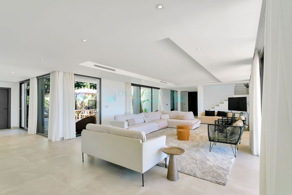 Villa en alquiler en Cabopino, Marbella Este